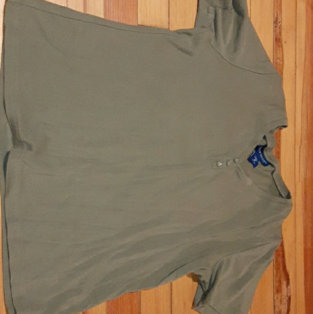 This is a green tshirt